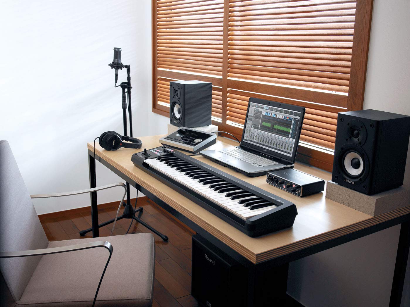 Roland A-49-BK – Clavier contrôleur MIDI 49 touches (noir)